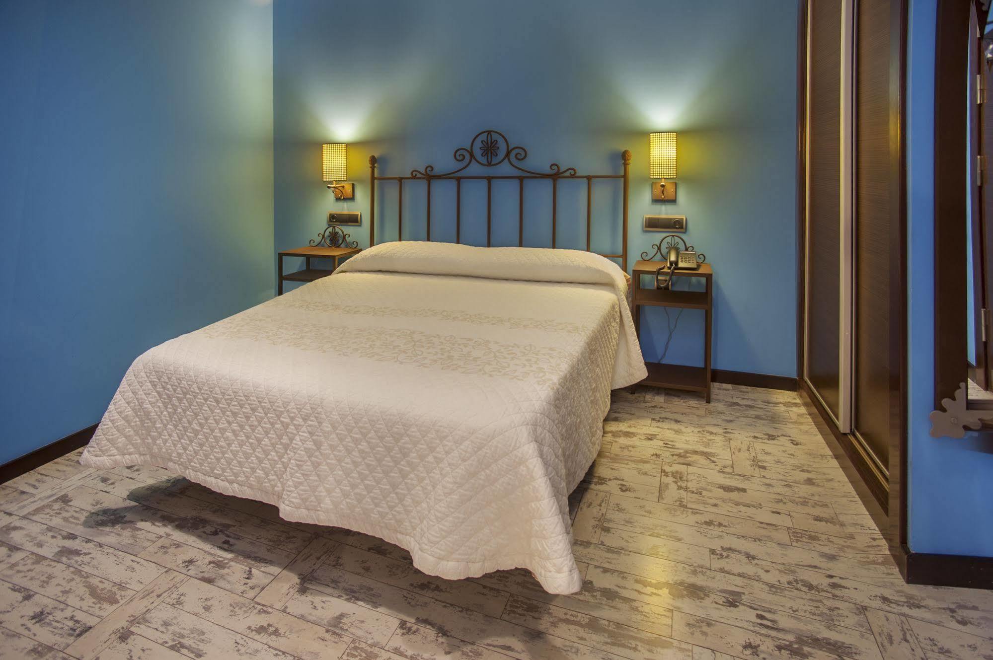 Hotel Moya Honrubia 외부 사진