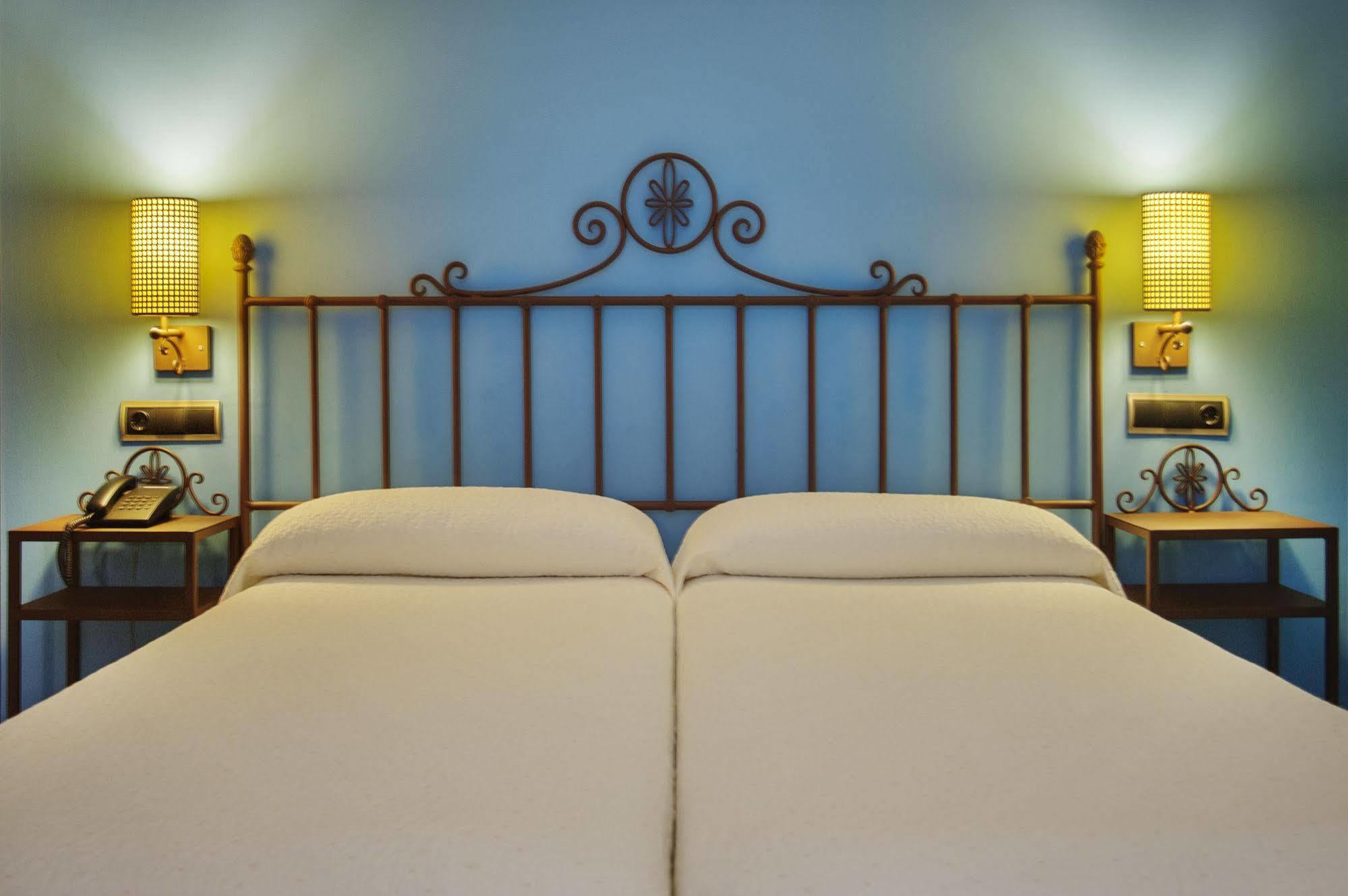 Hotel Moya Honrubia 외부 사진